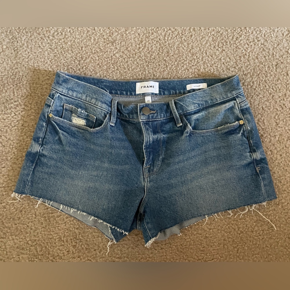 NWOT. FRAME le cutoff denim short